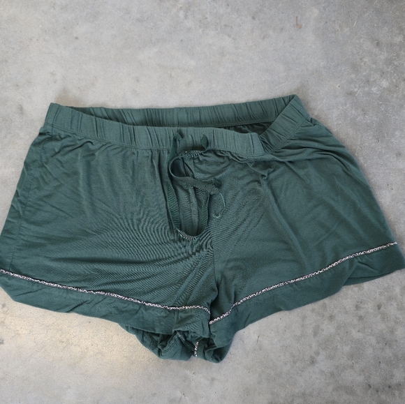 VS Victoria's Secret Green Pajama Set - Large - Cheetah Print Trim - Picture 10 of 10